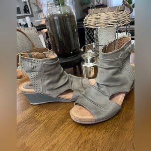 Earth Sweetpea Wedge Heel